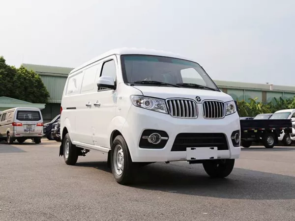 Dịch vụ thay Kính chắn gió xe tải Dongben 2 chỗ tận nơi